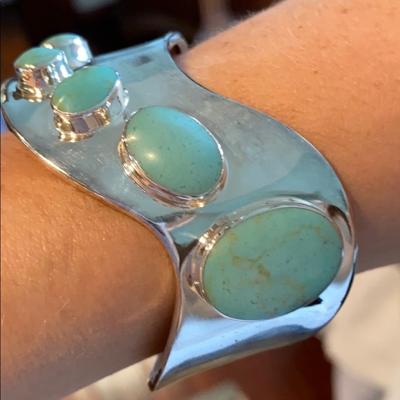 Turquoise bangle - Picture 2 of 3
